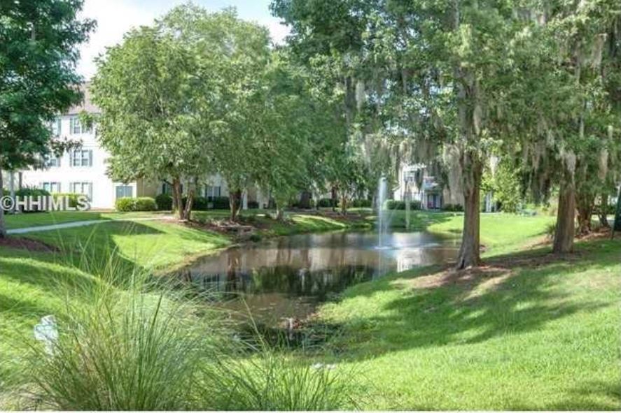 Estate at Westbury lagoons - 100 Kensington Blvd