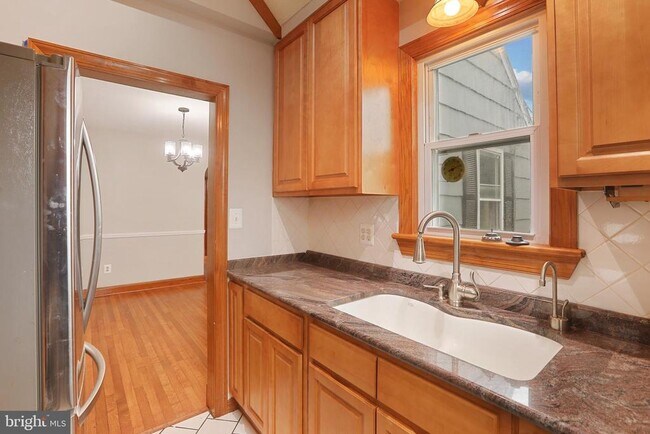 Building Photo - 7604 Queen Anne Dr