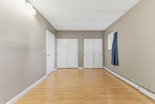 Building Photo - 1011 Main St