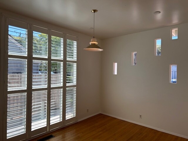 Building Photo - 6894 Pasado Rd