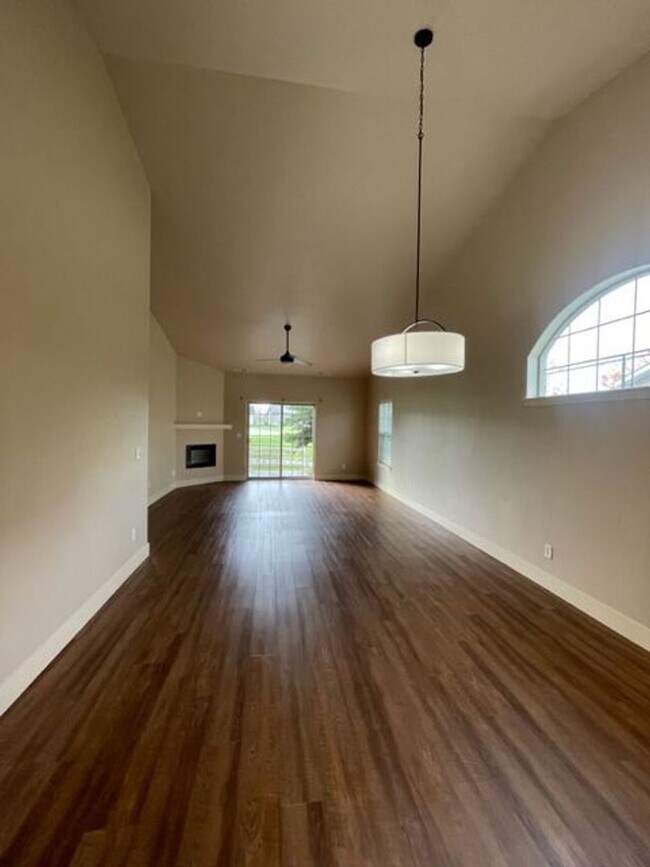 Building Photo - Golf Course Living on Village Greens-  Bedroom plus Den/2 Bath Single Story with 2 Car Garage