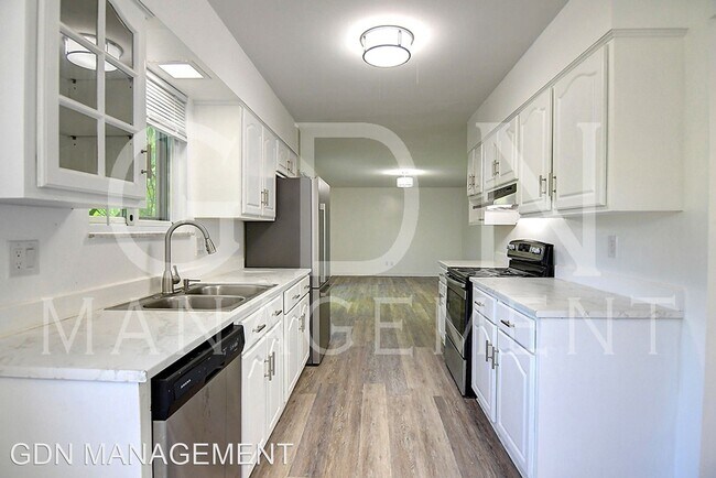 Building Photo - 4 br, 2.5 bath House - 589 Wilson Drive