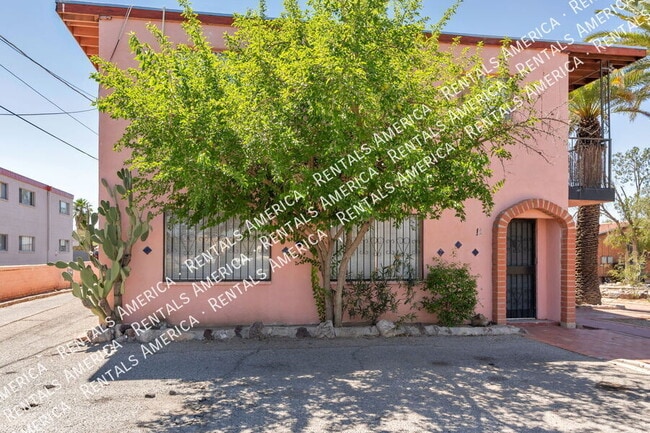 Building Photo - 947 N Alvernon Way