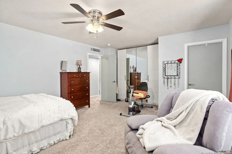 Building Photo - 16514 Springhill Dr