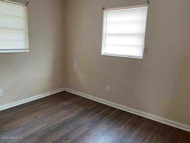 Building Photo - 7503 Merrill Rd