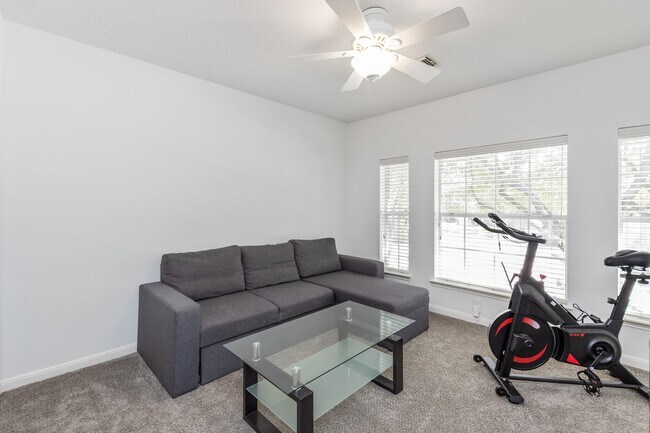 Building Photo - 15826 Jamie Lee Dr