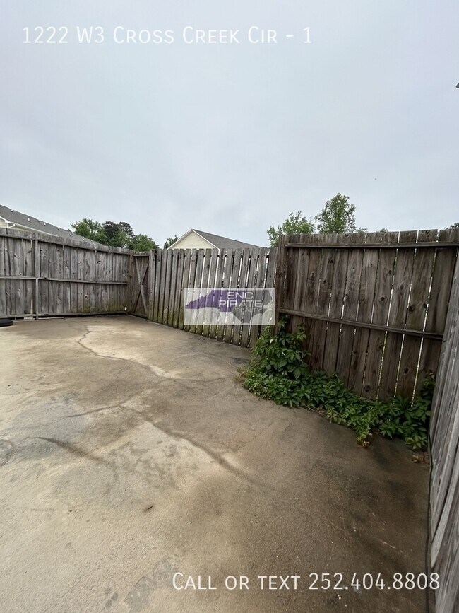 Building Photo - 1222-12W3 Cross Creek Cir