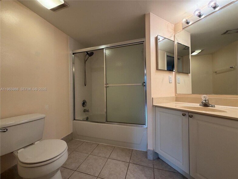 Building Photo - 1600 Crestwood Ct S