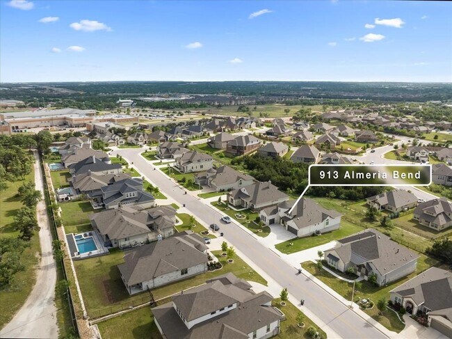Building Photo - 913 Almeria Bend