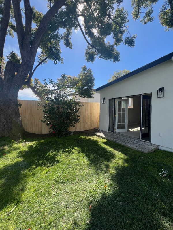 Building Photo - 1632 N Pepper St