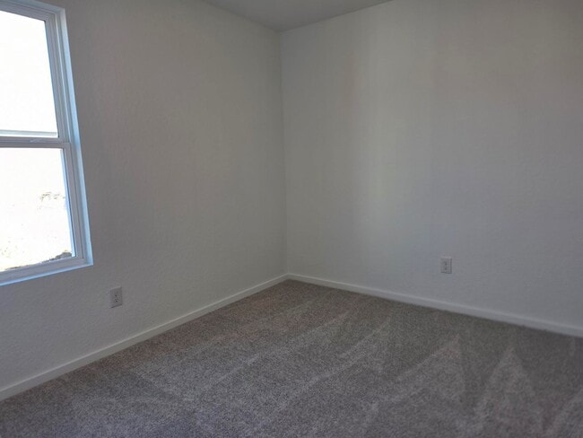 Building Photo - 3214 Glacier Blf