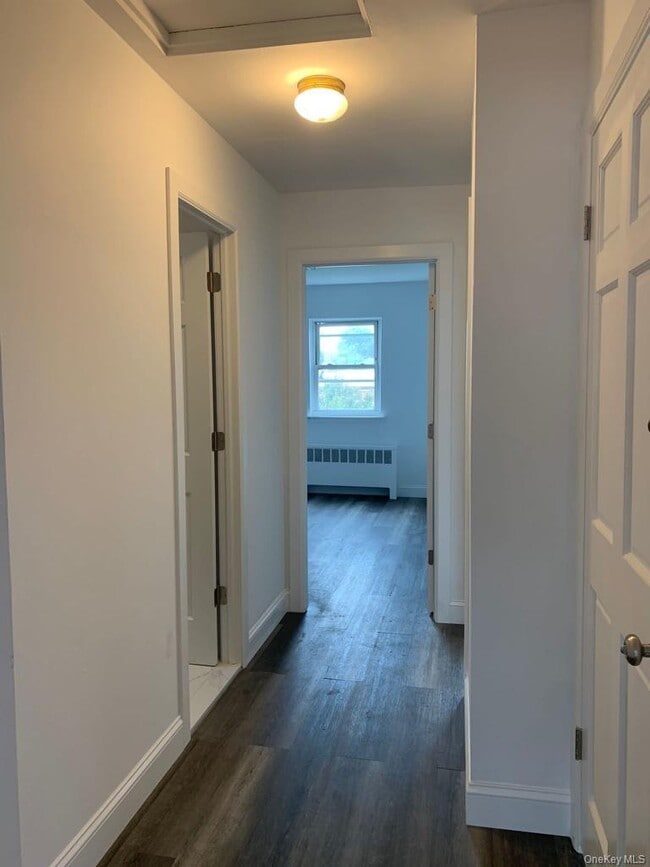 Building Photo - 4410 Baychester Ave