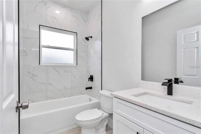 Building Photo - 586 Marion Oaks Trail