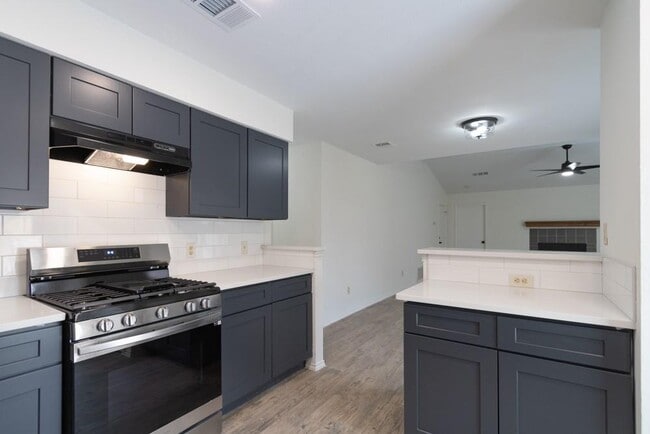 Building Photo - 5703 Shreveport Dr
