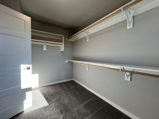 Building Photo - Expansive 2020 Forest Grove Home with 4 Bedrooms, Loft, Modern Kitchen & Covered Patio