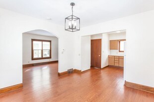 Building Photo - 1610 17th Ave