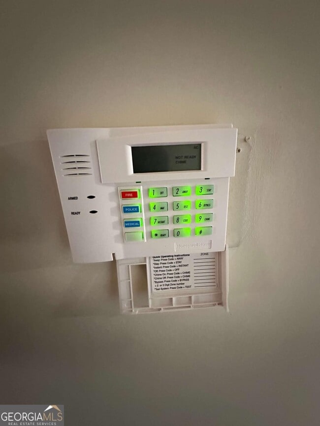 Building Photo - 685 Garibaldi St SW