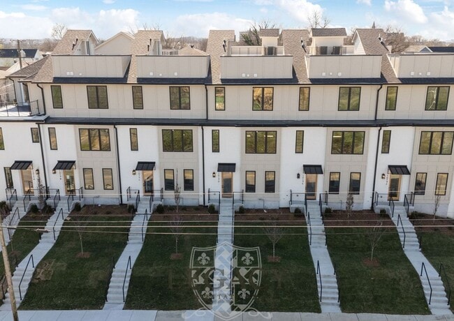 Building Photo - 1019 12th Ave N