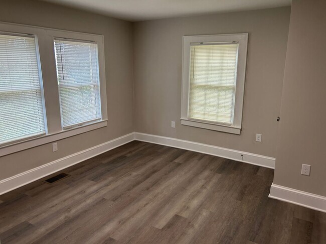 Building Photo - 4151 Sheraton St