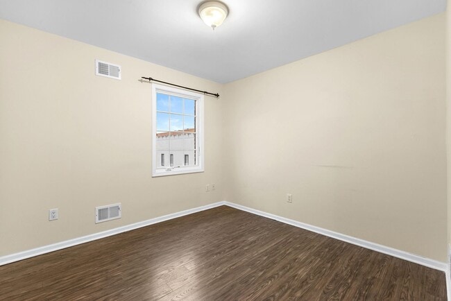 Building Photo - 12 Liberty Ct.