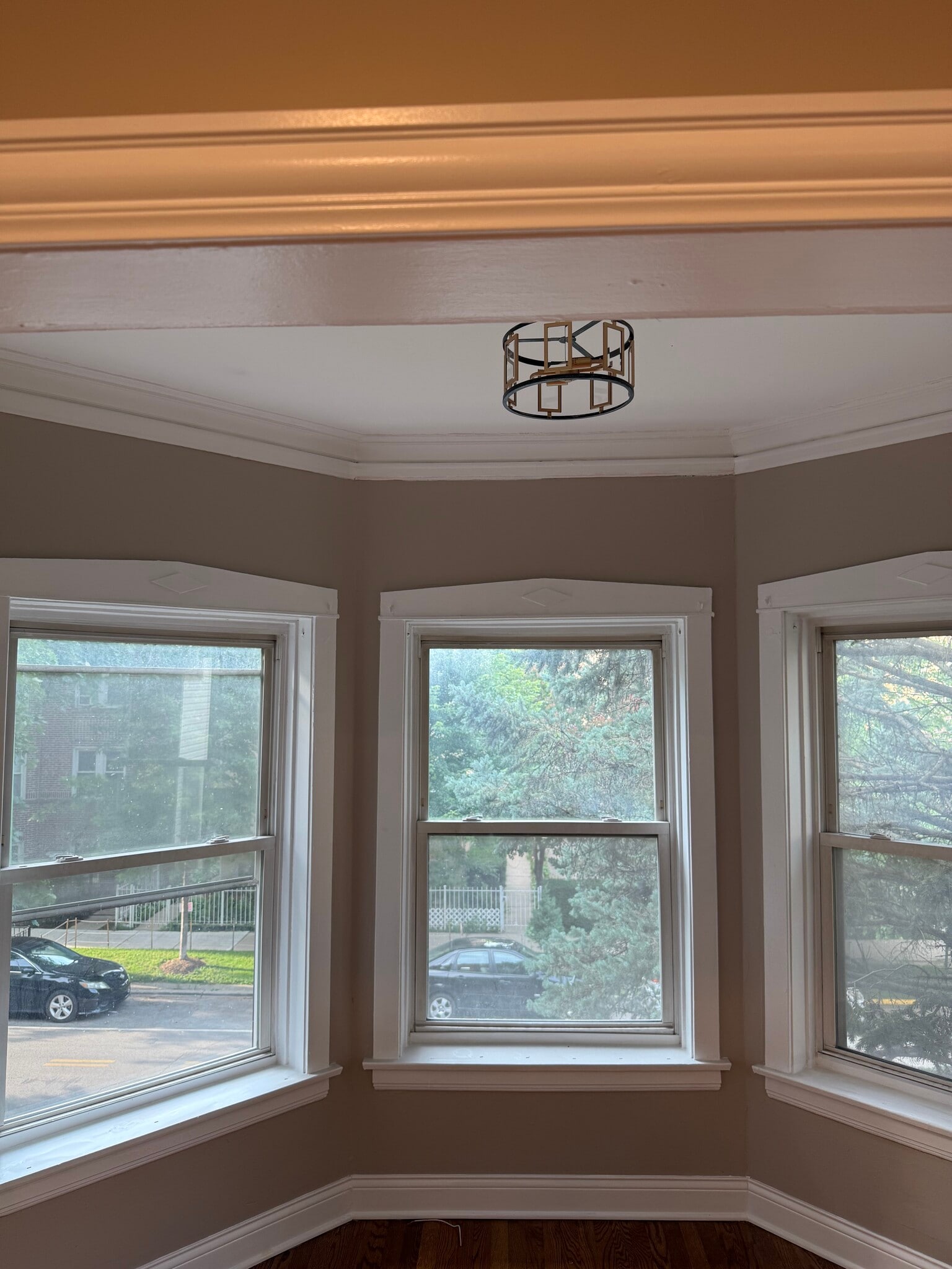 Sunroom - 1629 W Granville Ave