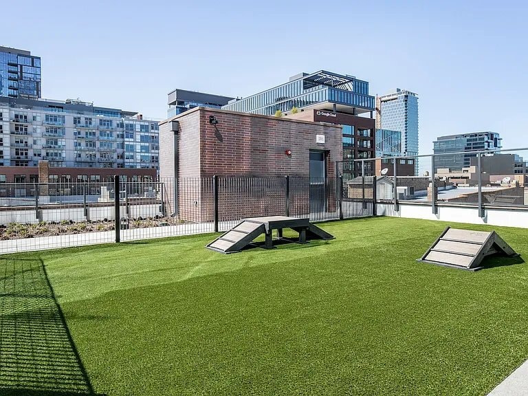 Building Photo - 164 N Morgan St