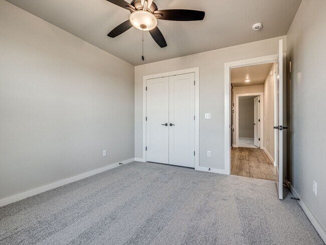 Building Photo - Newer Beautiful home in East Edmond + 4 Be...