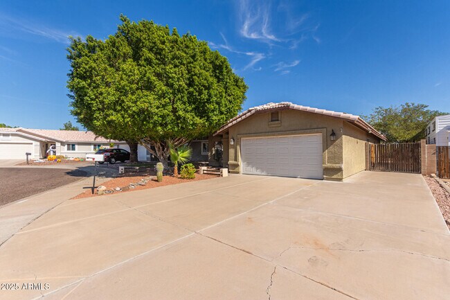 Building Photo - 19011 N 12th Dr