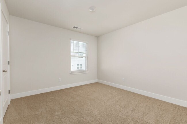 Building Photo - 118 Munsee Cir