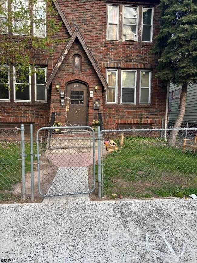 Building Photo - 198 Eastern Pkwy
