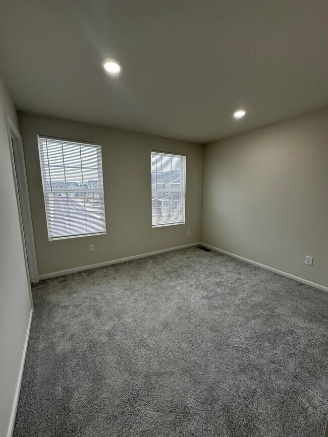Building Photo - 670 Peppermint Dr