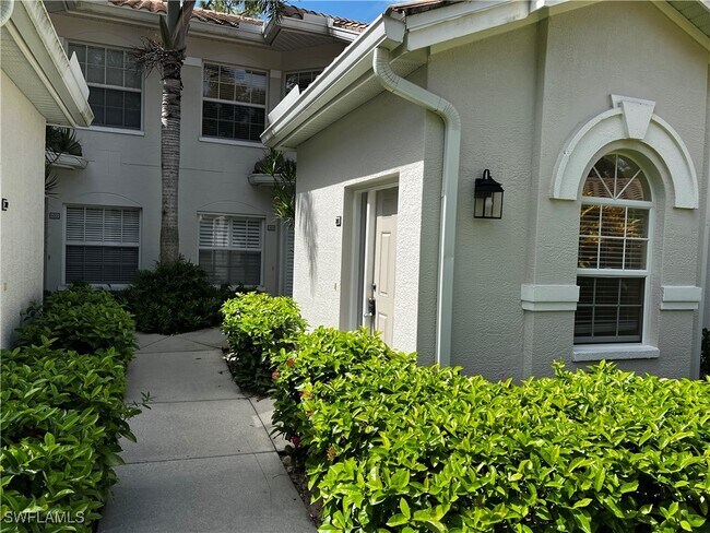 Building Photo - 6918 Satinleaf Rd N