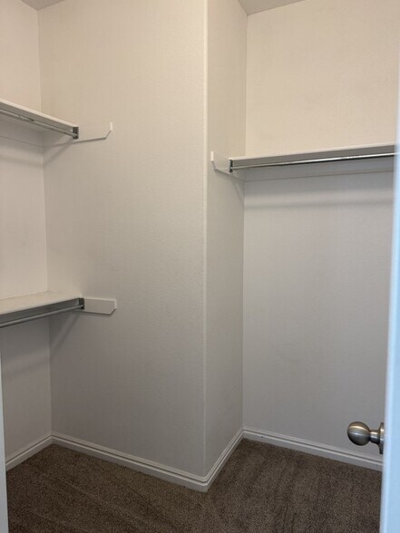 Building Photo - 4774 Oregon Trail Way W