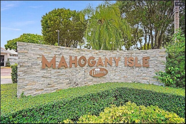 Building Photo - 10521 Mahogany Key Cir