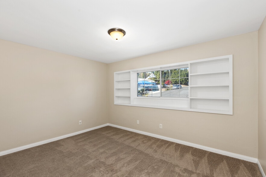 Building Photo - 7741 High St