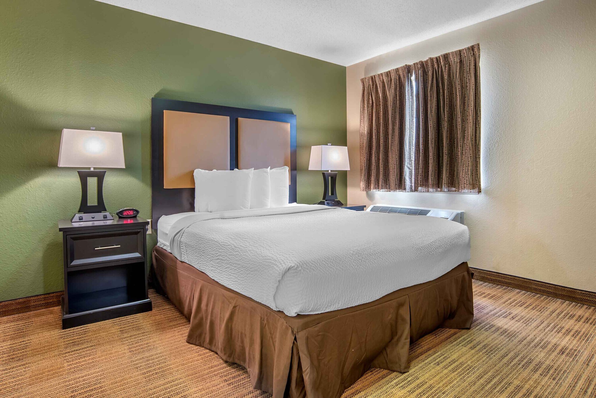 Building Photo - Furnished Studio-Greensboro - Airport