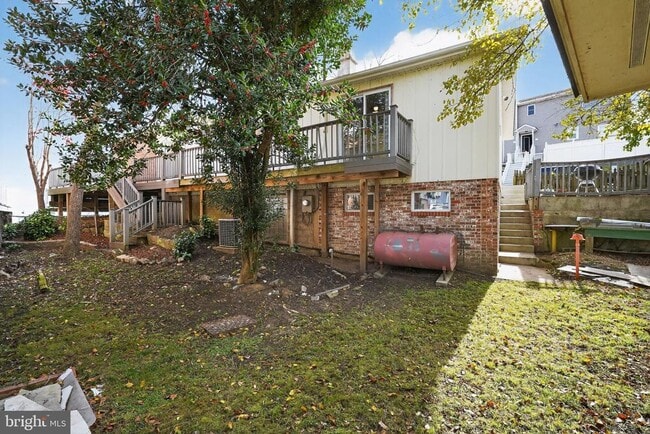 Building Photo - 7523 B St