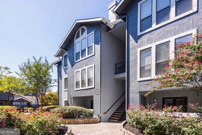 Building Photo - 6873 Peachtree Blvd