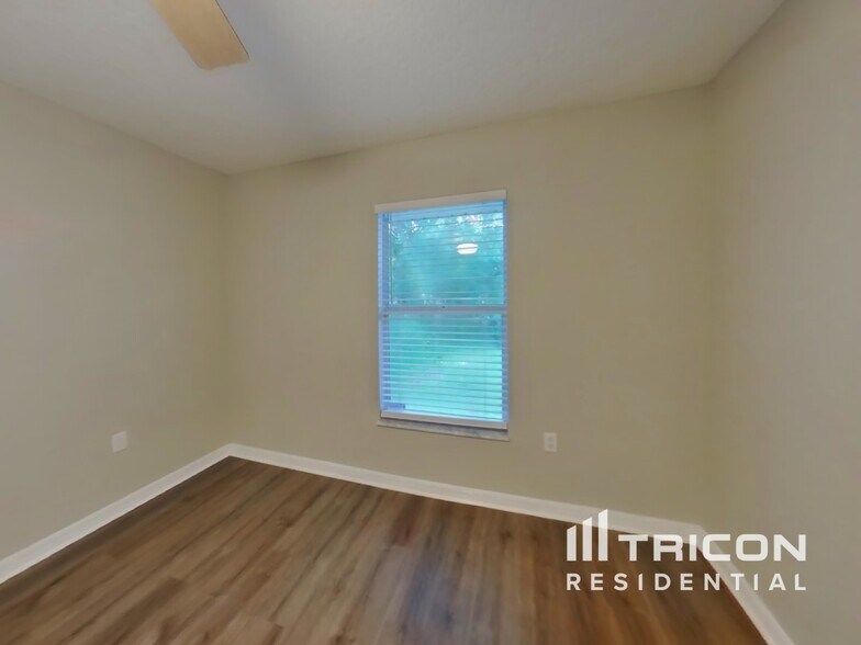 Building Photo - 231 Debary Dr