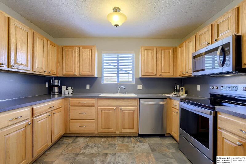 Building Photo - 16212 Timberline Dr