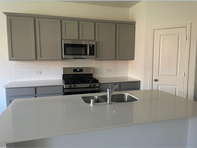 Building Photo - 1202 Sequoia-