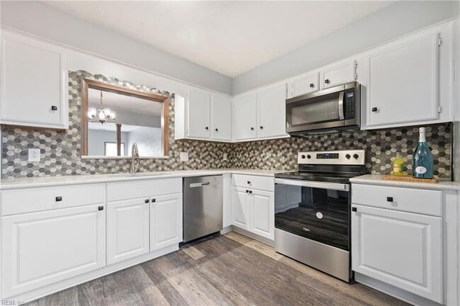 Building Photo - 5496 Lynbrook Landing