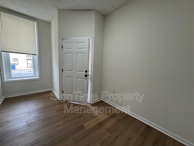 Building Photo - 40 N Conococheague St