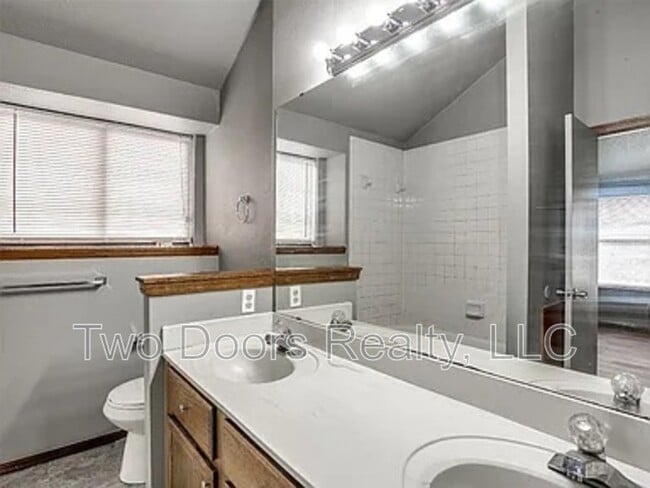 Building Photo - 15125 Vicki Dr