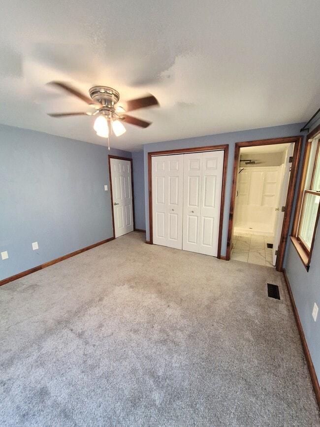 Building Photo - 976 Snow Mountain Rd