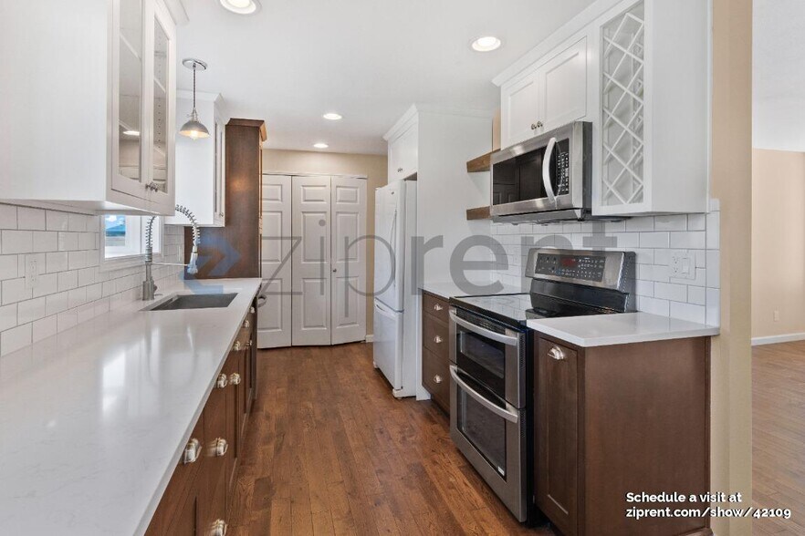 Building Photo - 19032 86th Ave NE