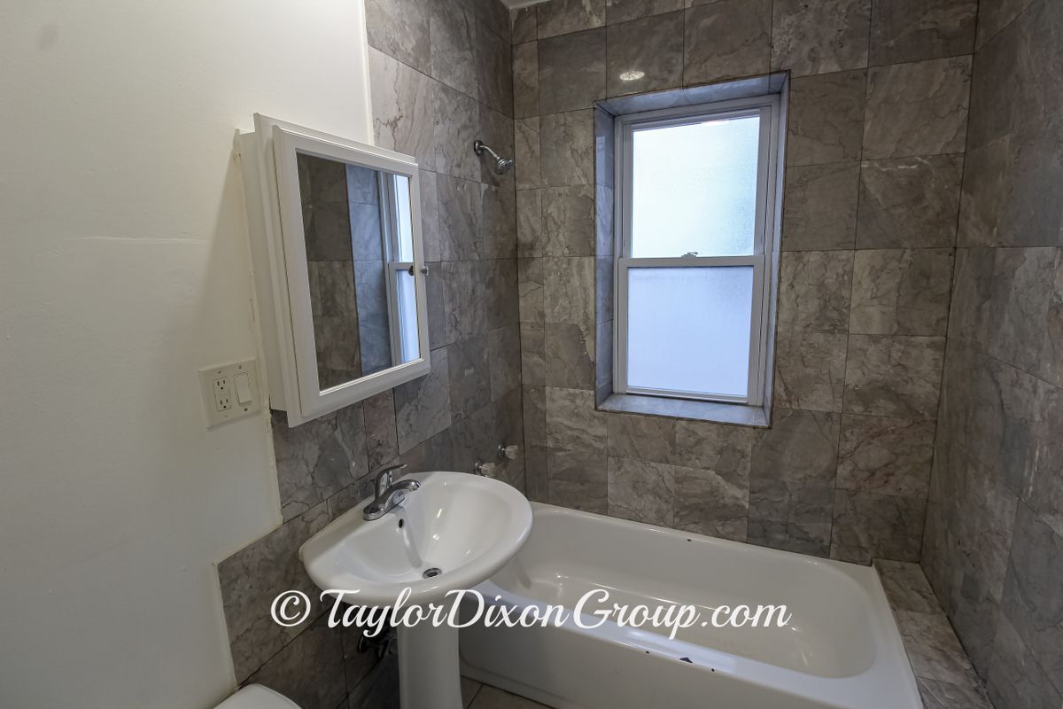 Building Photo - 2016 E 68th St