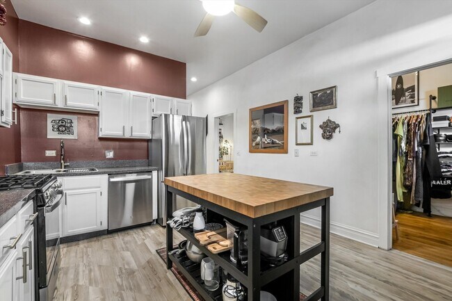 Building Photo - 1413 N Campbell Ave