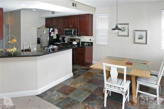 Building Photo - 6124 Maple Ct