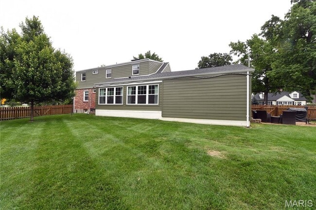 Building Photo - 342 Greenleaf Dr